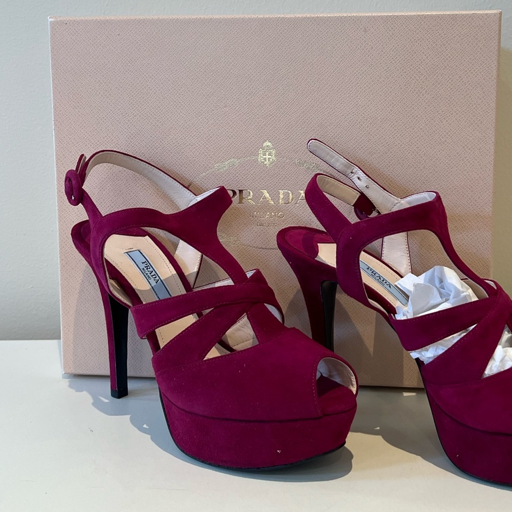 NEW Prada heel